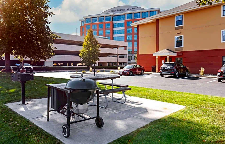 Extended Stay America Suites - Madison - Junction Court