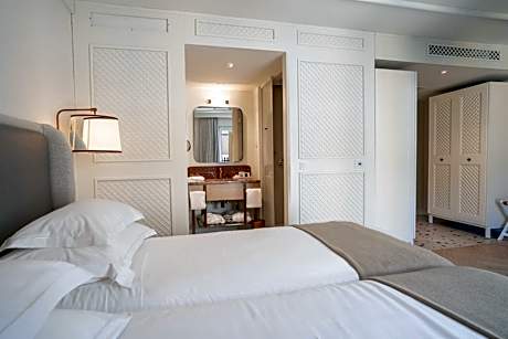 Double or Twin Room with Sea View- Villa Camellia