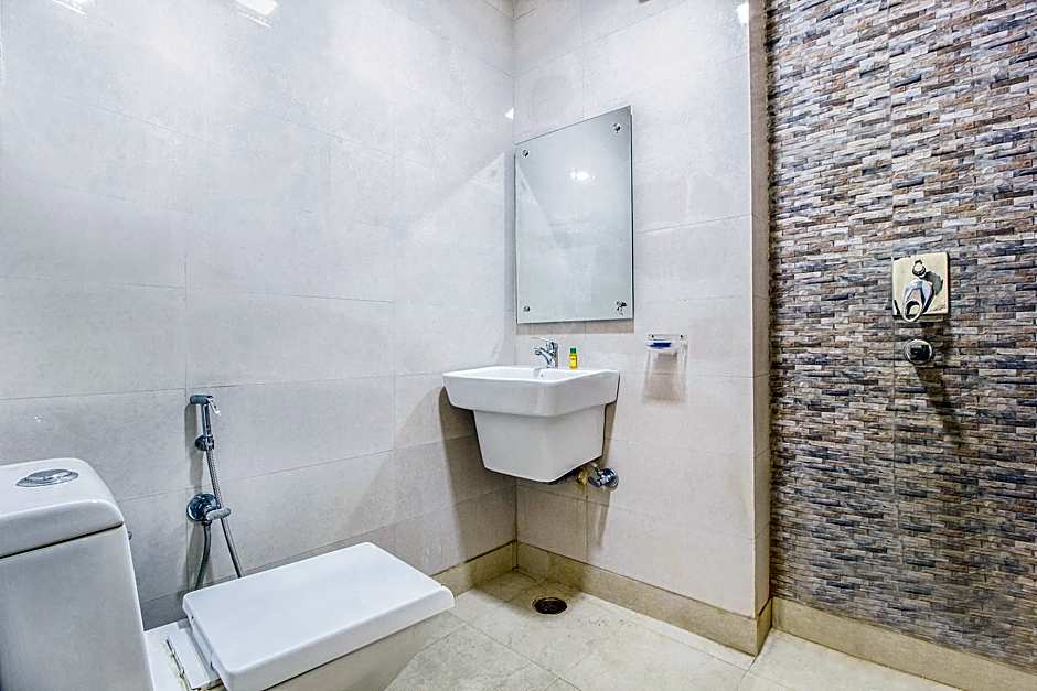 FabExpress Le Continental - Nr New Delhi Railway Station