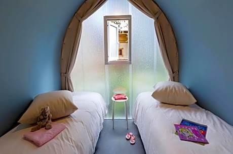 Tent with Shared Bathroom (4 People)