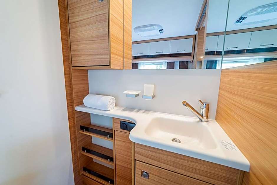 Velo Camp nad jeziorem Dadaj