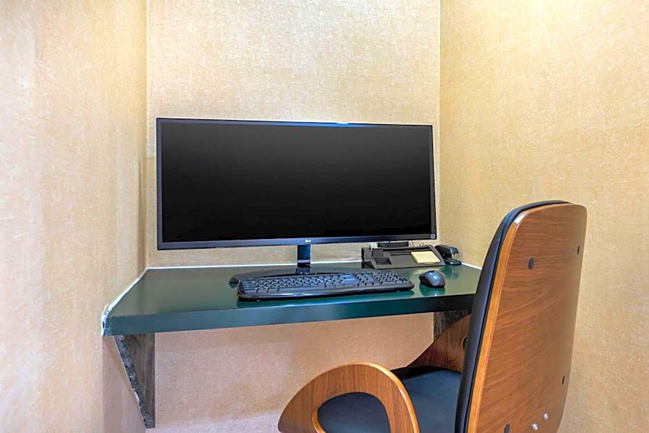 Quality Inn Fort Wayne – Fort Wayne, IN