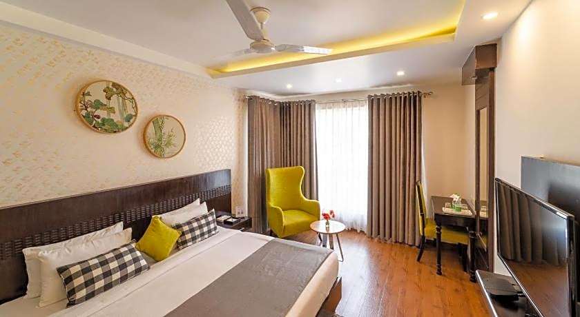 Rockland Hotel C R Park