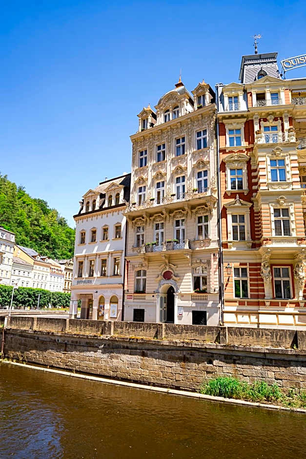 Alisa Hotel