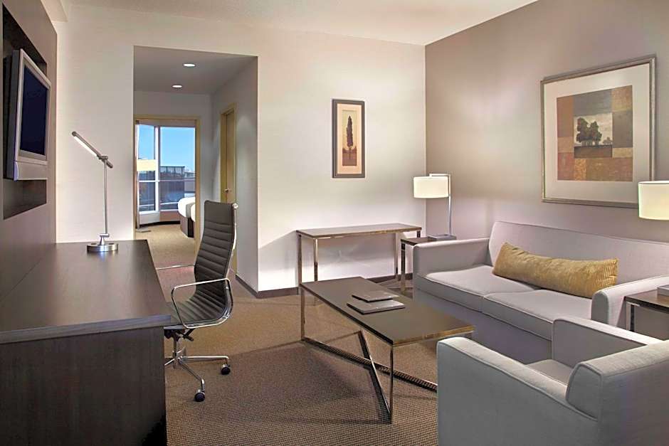 Hilton Suites Toronto/Markham Conference Center And Spa