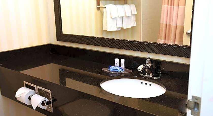 AmericInn by Wyndham Topeka