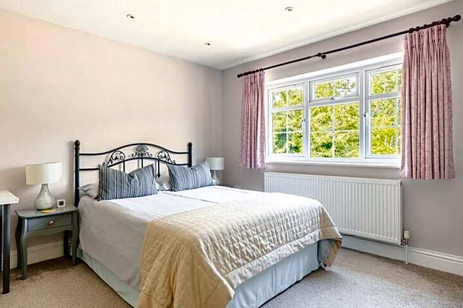 Leafy Suburban B&B