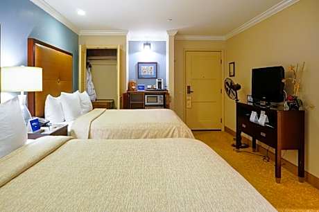 Deluxe Two Queen Beds Room