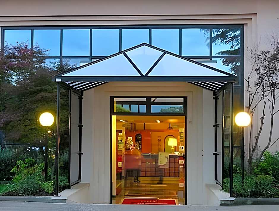 Hotel Cristallo di La Rosetta Srl