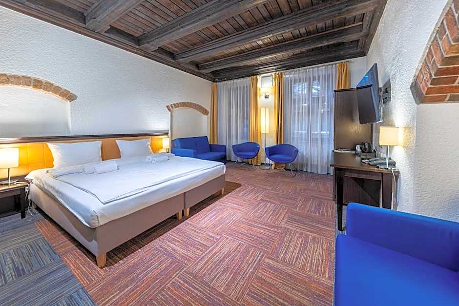 Palazzo Rosso Old Town