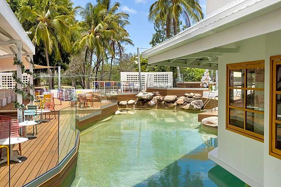 Ocean International Hotel