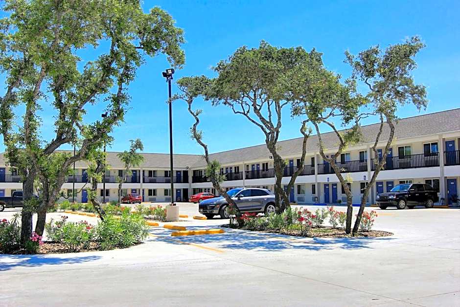 Motel 6-Rockport, TX