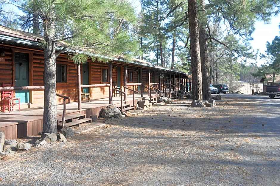 Nine Pines Motel