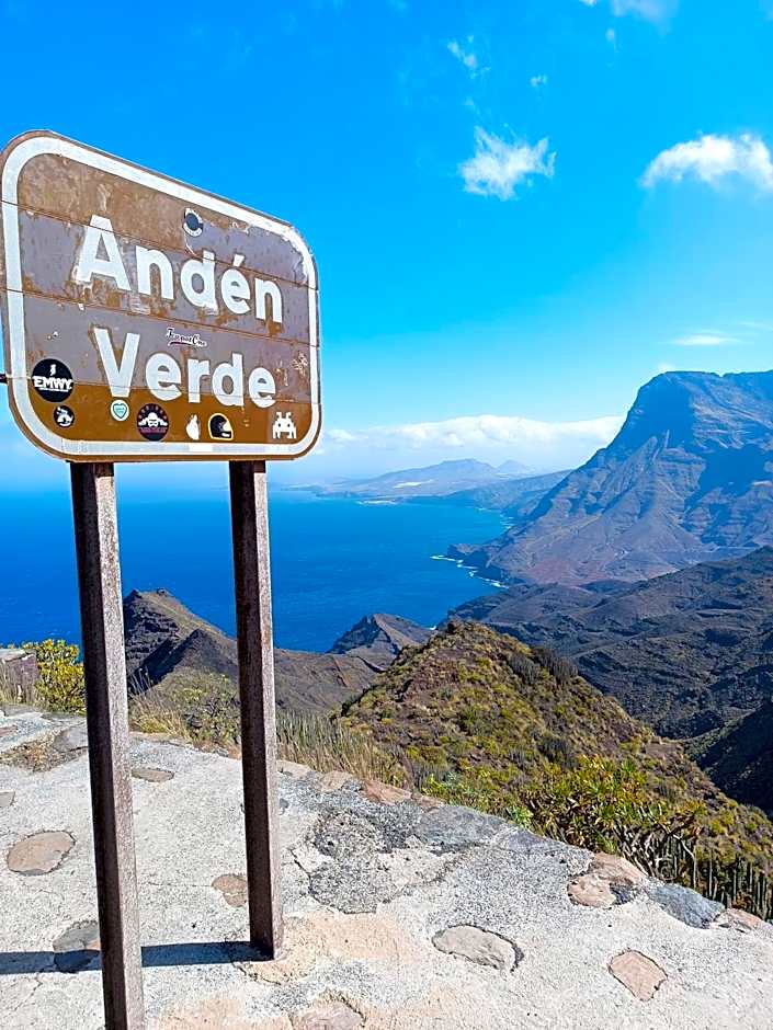 B&B and Apartments El Charco Azul