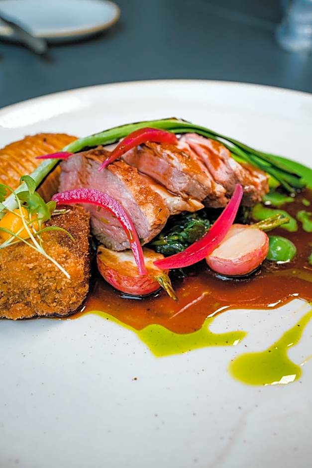 Purchases Restaurant & Accommodation