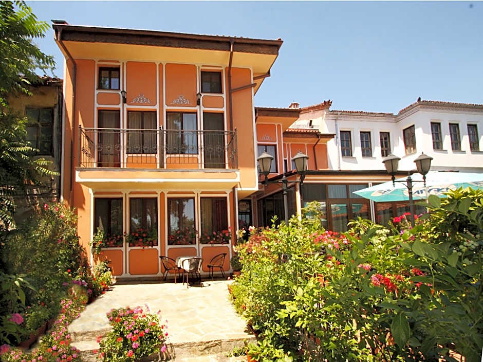 Photo 1 of 29 of Hotel Alafrangite