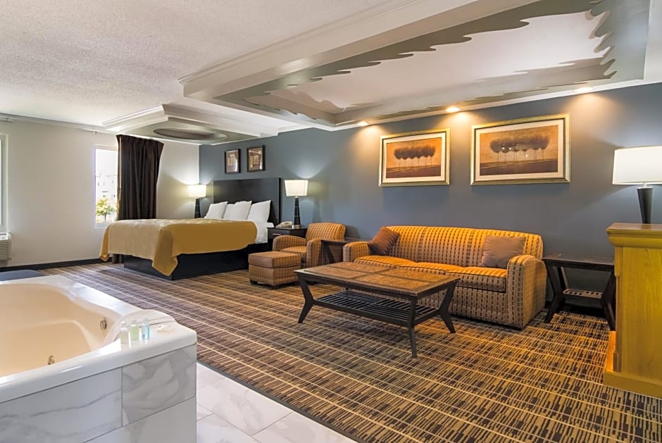 Quality Inn Aurora - Naperville Area