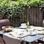 La Paula Apartments & Suites