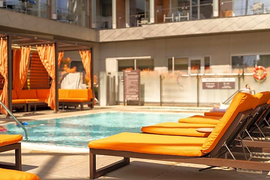 Shore Hotel