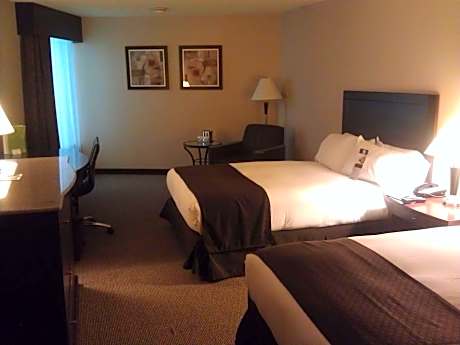 Queen Room with Two Queen Beds - Non-Smoking