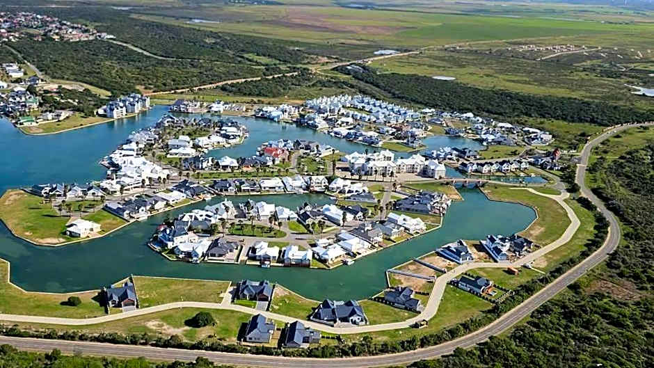 Jeffreys Bay - Life on the Canals