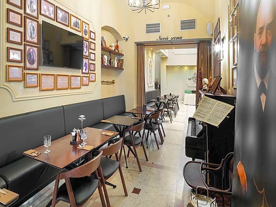 Hotel Maestro by Adrez