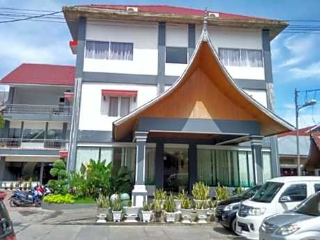 Edotel Minangkabau Hotel