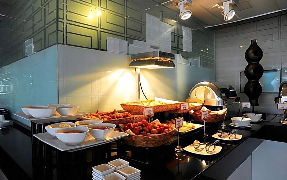 Le Fenix Sukhumvit (SHA Extra Plus)