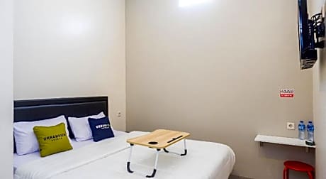 Urbanview Hotel near Alun Alun Tegal