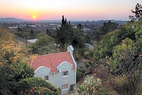 Apartment with Mountain View