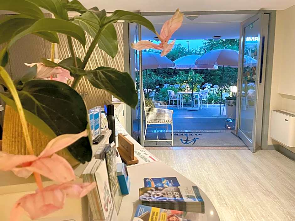 Hotel Alfieri by International