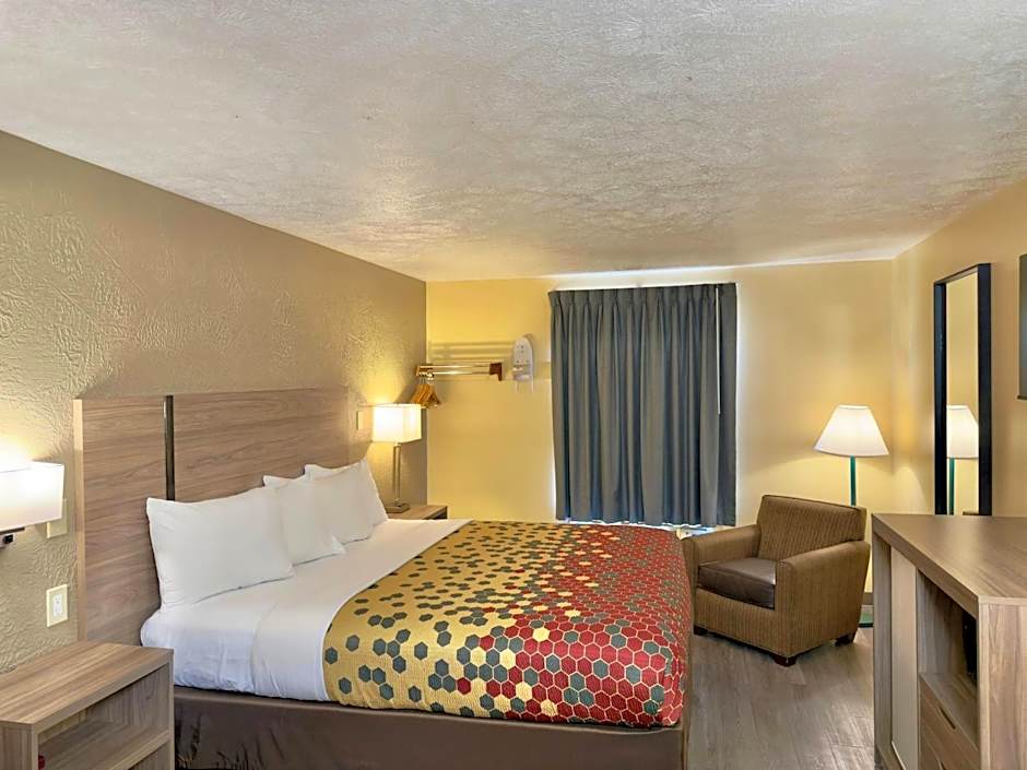 Econo Lodge Lansing - Leavenworth