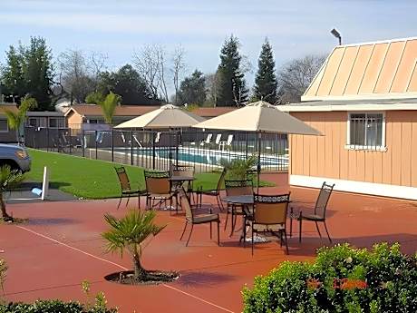 Tri Valley Inn And Suites