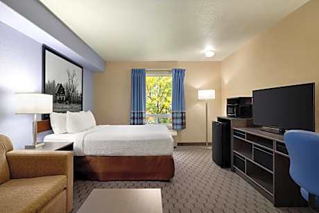 Deluxe Business Queen Room - Non-Smoking