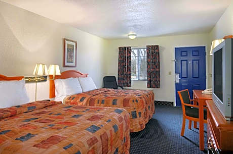 2 Double Beds Smoking