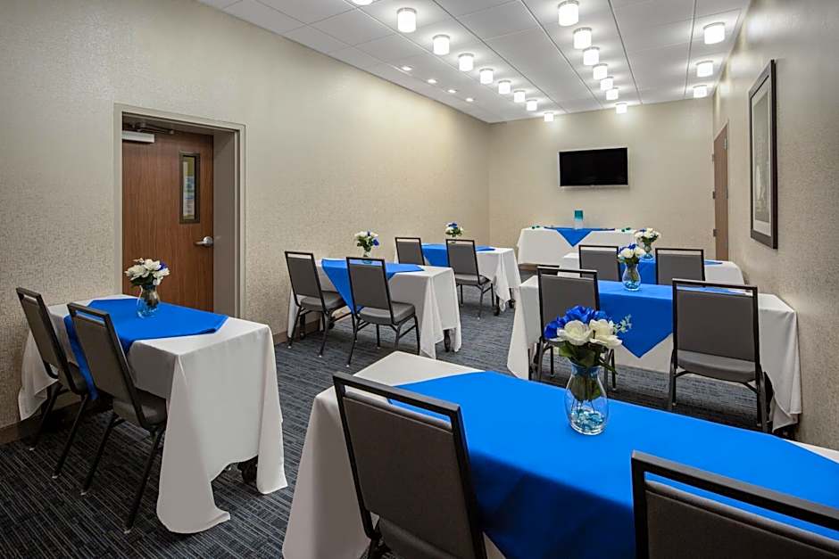 Holiday Inn Express And Suites Chico By IHG