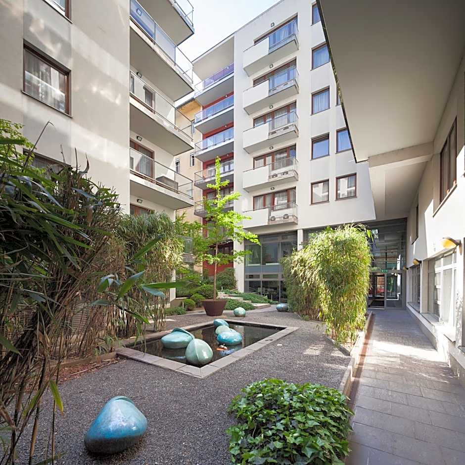 Quality Point Apartments 0-24 reception