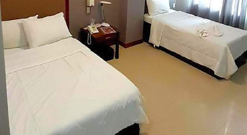 Hotel Camila 2