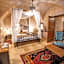 Caldera Cave Hotel