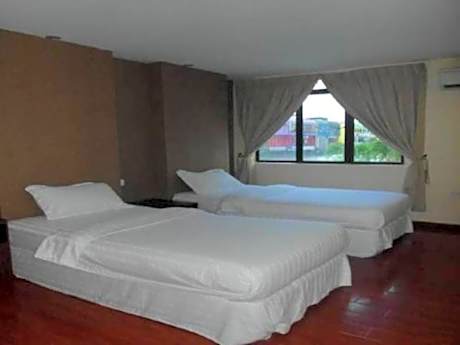 Twin Bed with Window