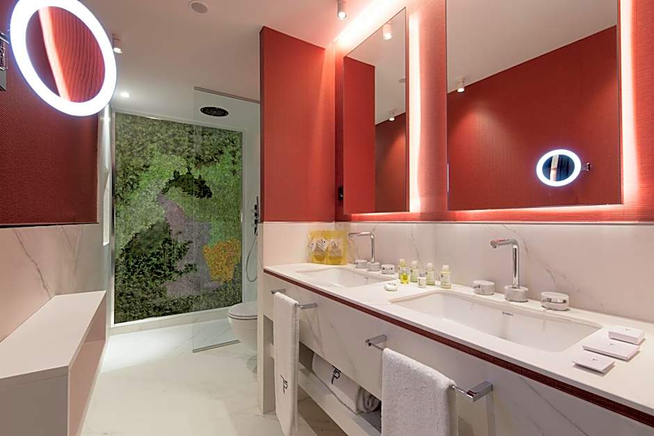 The Pavilions Madrid Hotel