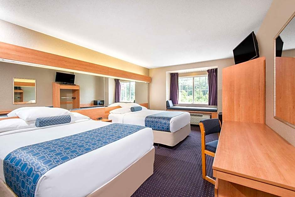 Microtel Inn & Suites By Wyndham Hazelton/Bruceton Mills