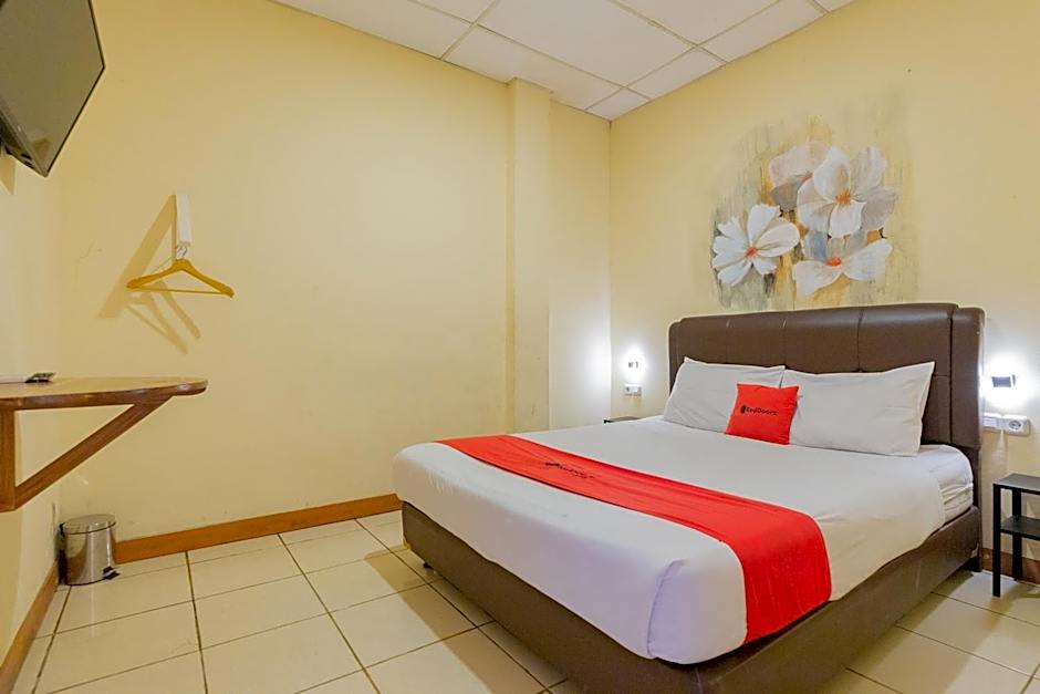 RedDoorz @ Iodium Residence Cikarang