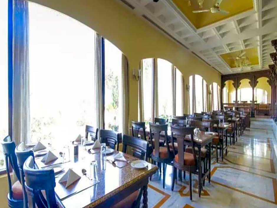 Hilltop Palace – Lake Facing Hotel