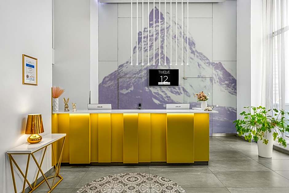 12 Revay Hotel