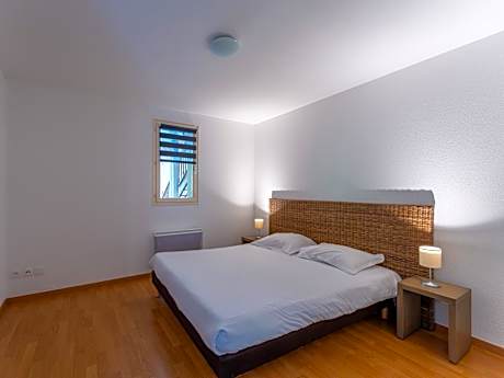 Two-Bedroom Apartment (5 Adults) - Disability Access