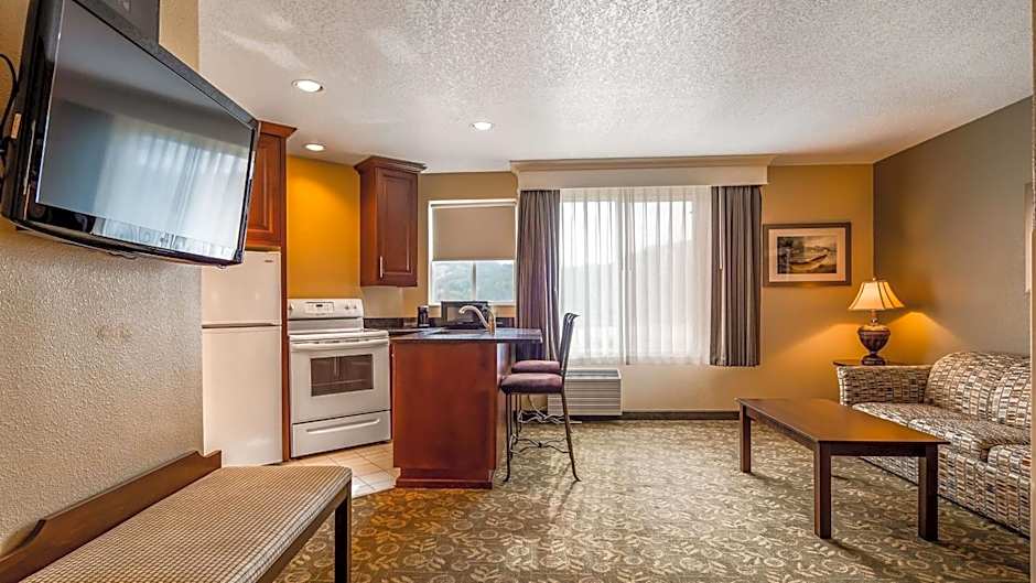 Best Western Salbasgeon Inn & Suites Of Reedsport