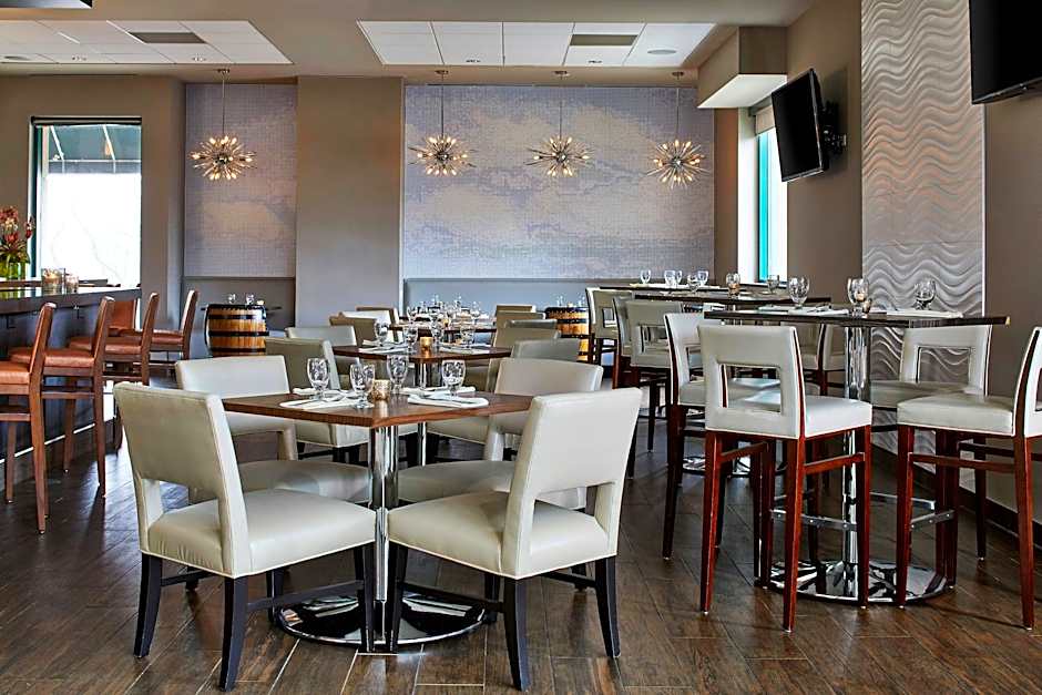 Renaissance Chicago Glenview Suites Hotel