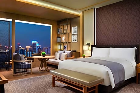 King Room with City View - Club Lounge Access
