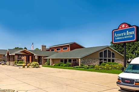 AmericInn by Wyndham Cedar Falls